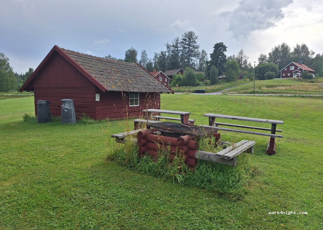 (777 93) Söderbärke - Backegårdsvägen — foto 2