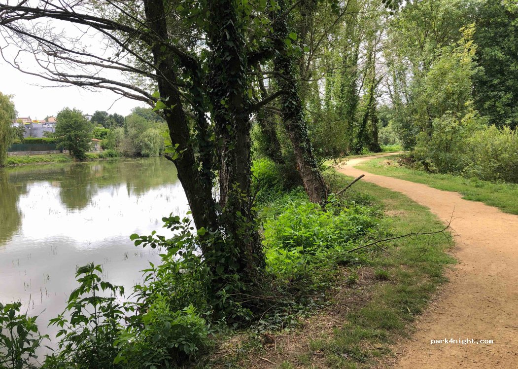 (79300) Bressuire - 4 Allée des Roseaux — foto 2