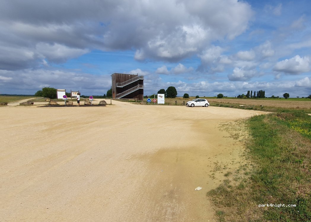 (86380) Saint-Martin-la-Pallu - 1 Les Tours Milandres — foto