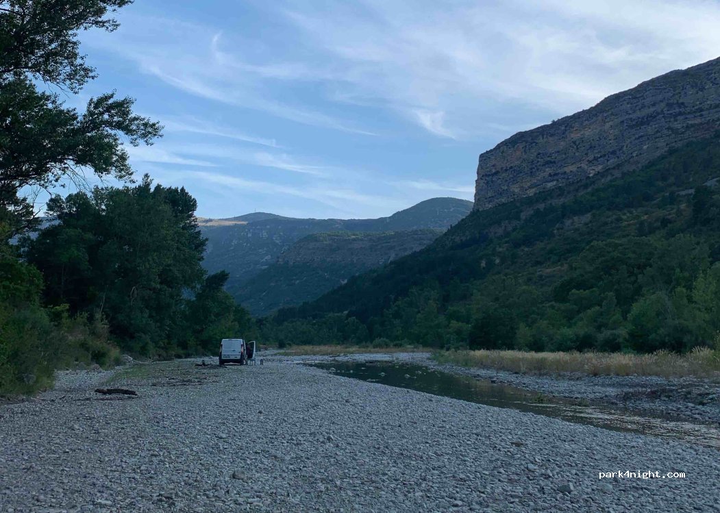 (26510) Rémuzat - 140 Les Faysses — foto
