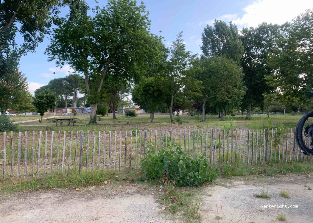 (40600) Biscarrosse - 1500 Avenue Pierre Latecoere — foto 2