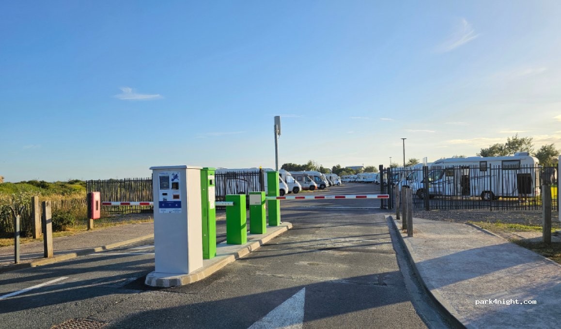 Aire de camping-car park de Calais (Pas de Calais) — foto 2