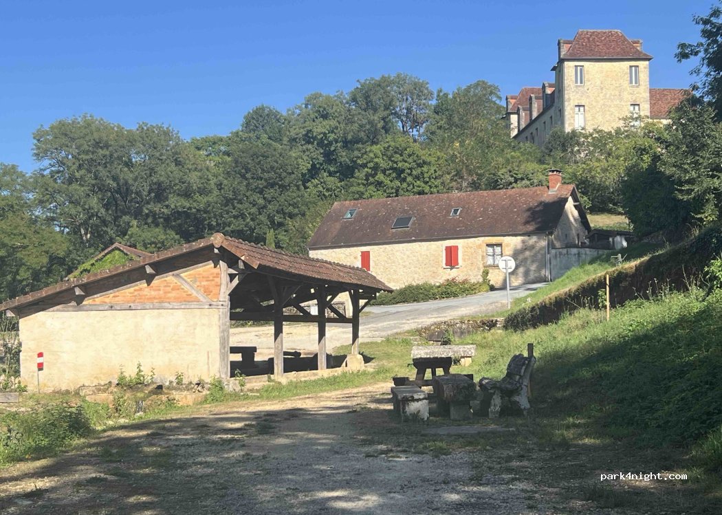 (24210) Sainte-Orse - 13 Rue des ecoles — foto