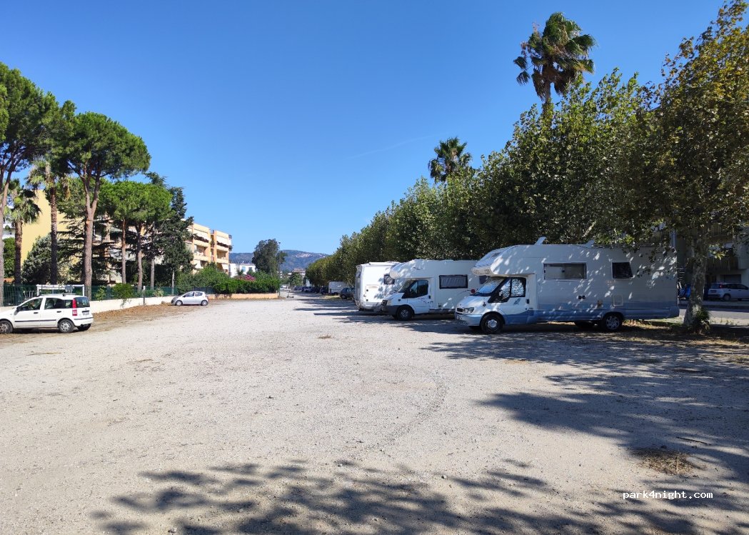 (88068) Soverato - 171 Via Carlo Amirante — foto 2