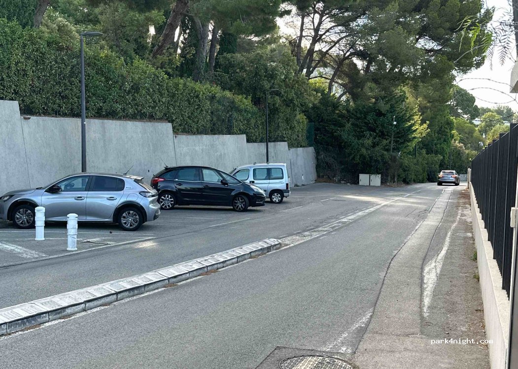(06400) Cannes - 27 Chemin des Collines — foto