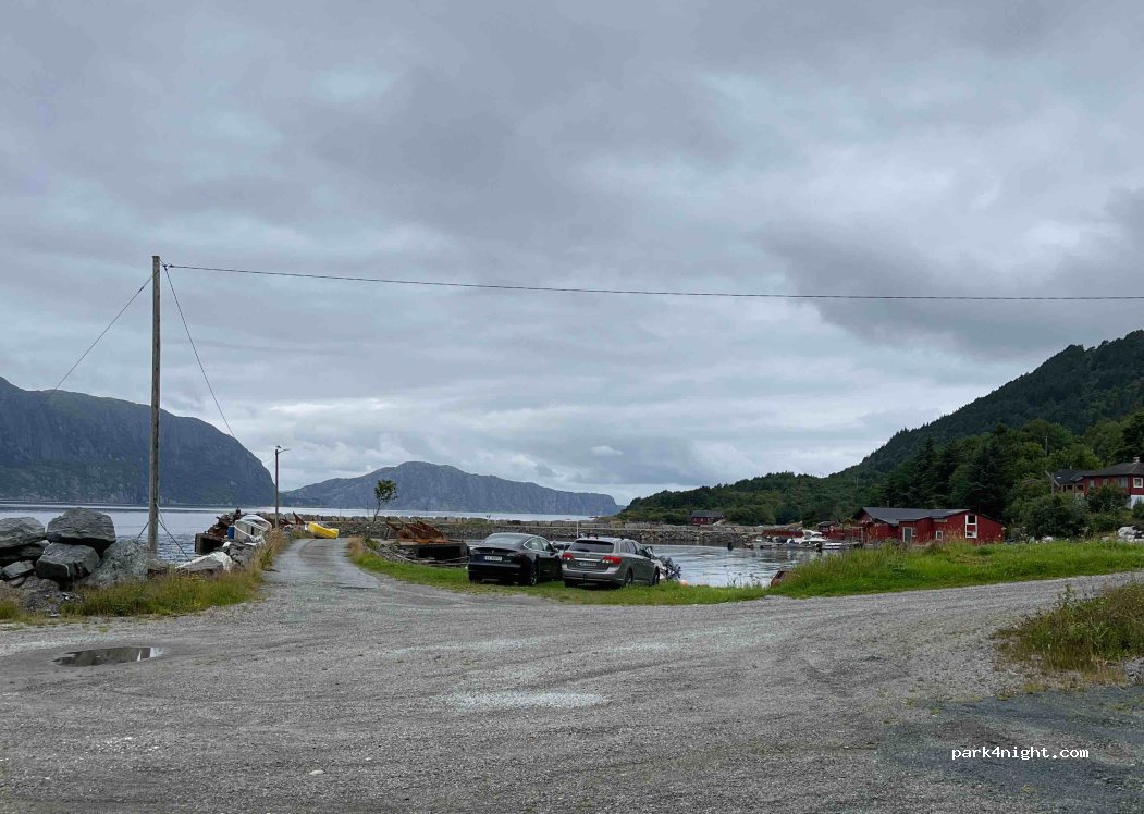 (6958) Sørbøvåg - 22 Skivenesvegen — foto