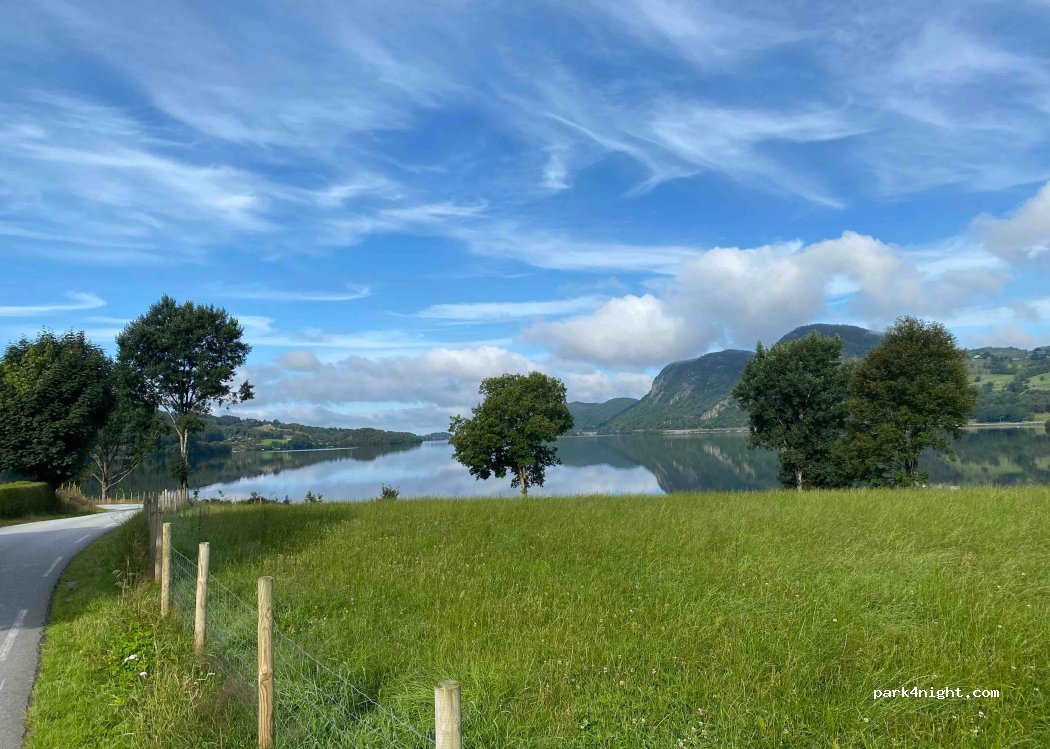 (4121) Tau - 531 Tjøstheimsvegen — foto