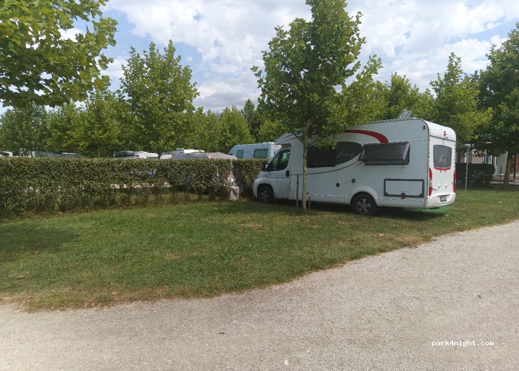 Lipoti Termal Camping — foto 2