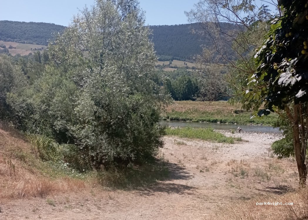(12100) Millau - 555B Avenue de l'Aigoual — foto 2