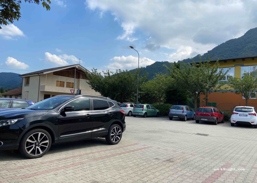 (10065) San Germano Chisone - 6 Piazza Martiri della Libertà — foto