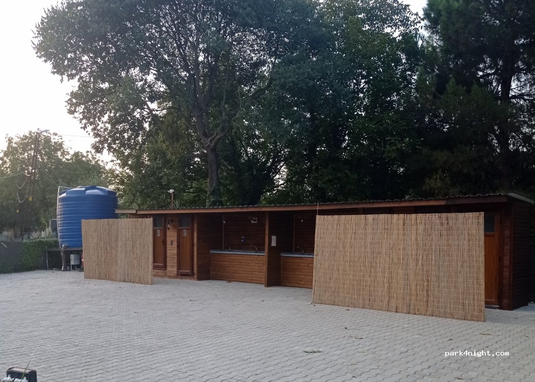 Cumbul Karavan Park — foto