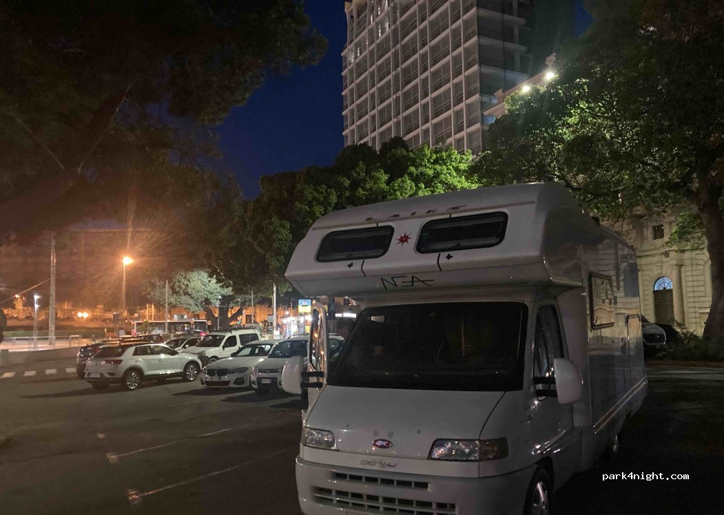 (09125) Cagliari - 5 Viale Cristoforo Colombo — foto