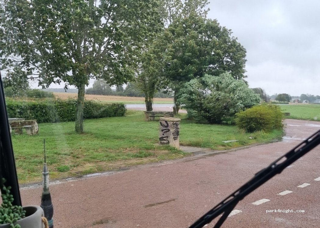 (28240) Champrond-en-Gâtine - D923 — foto