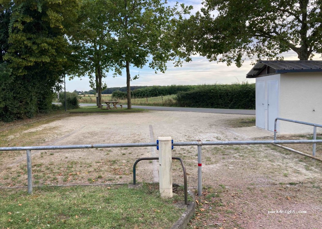 Aire de camping car de Levet — foto