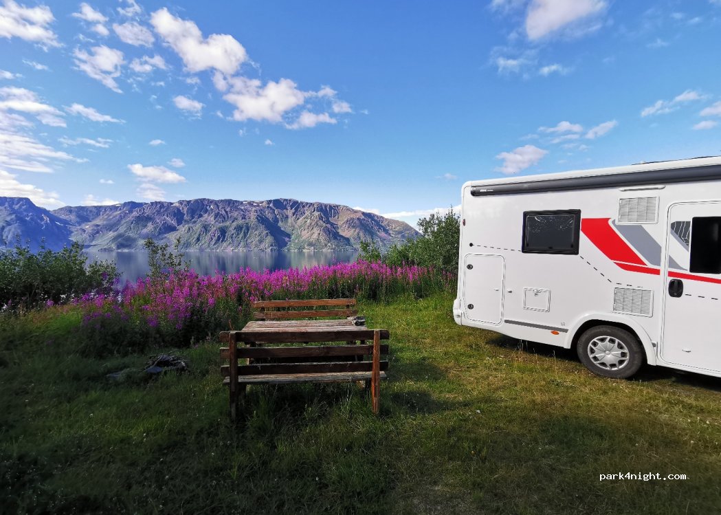 (9536) Komagfjord - — foto