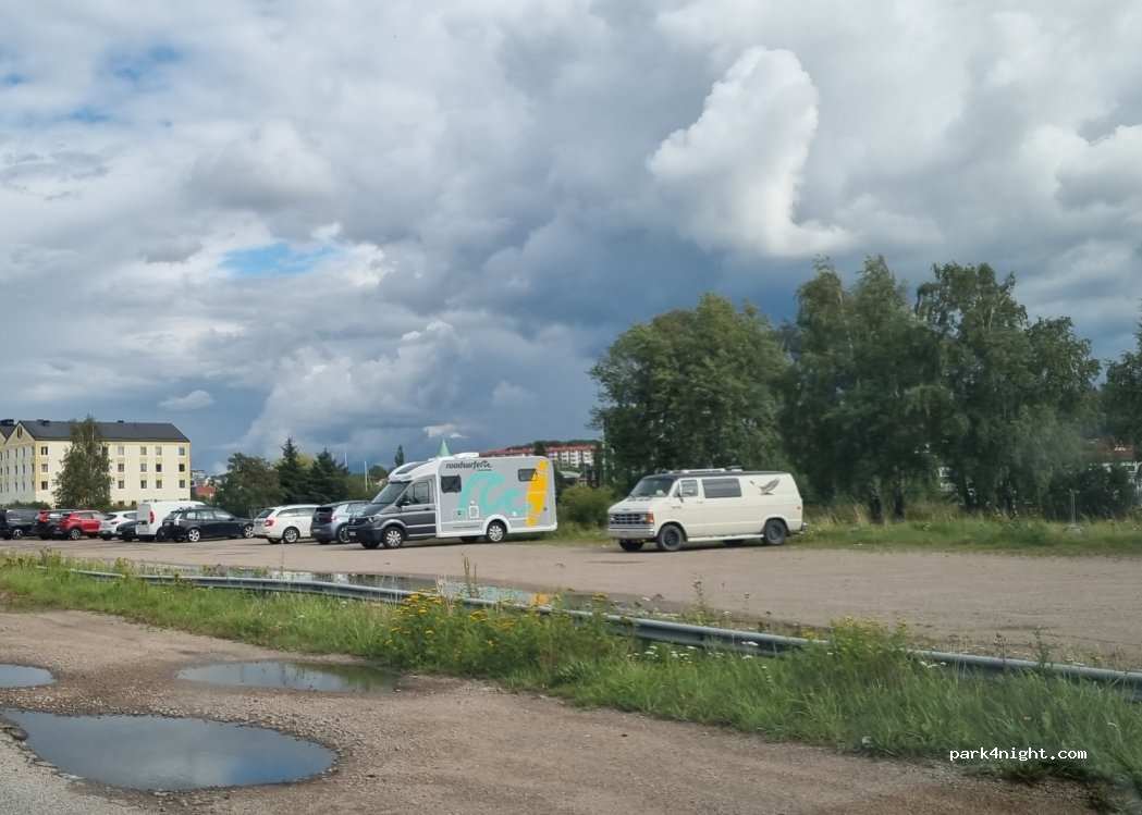 (451 50) Uddevalla - 18 Bastiongatan — foto