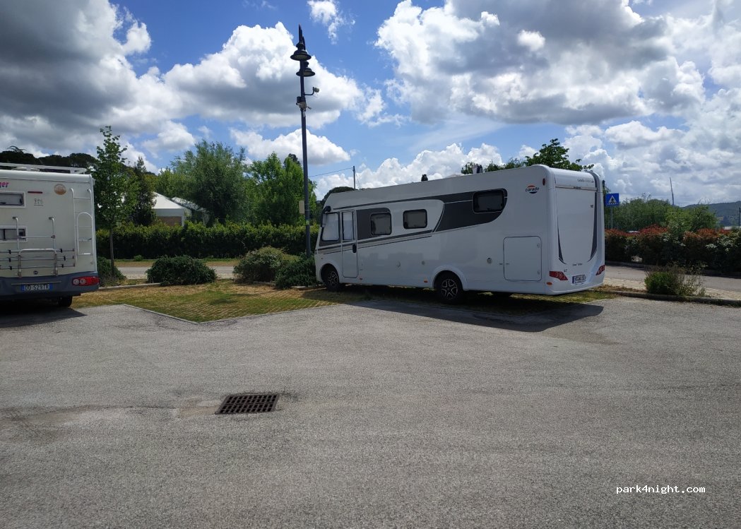 Area sosta camper San Feliciano — foto 2