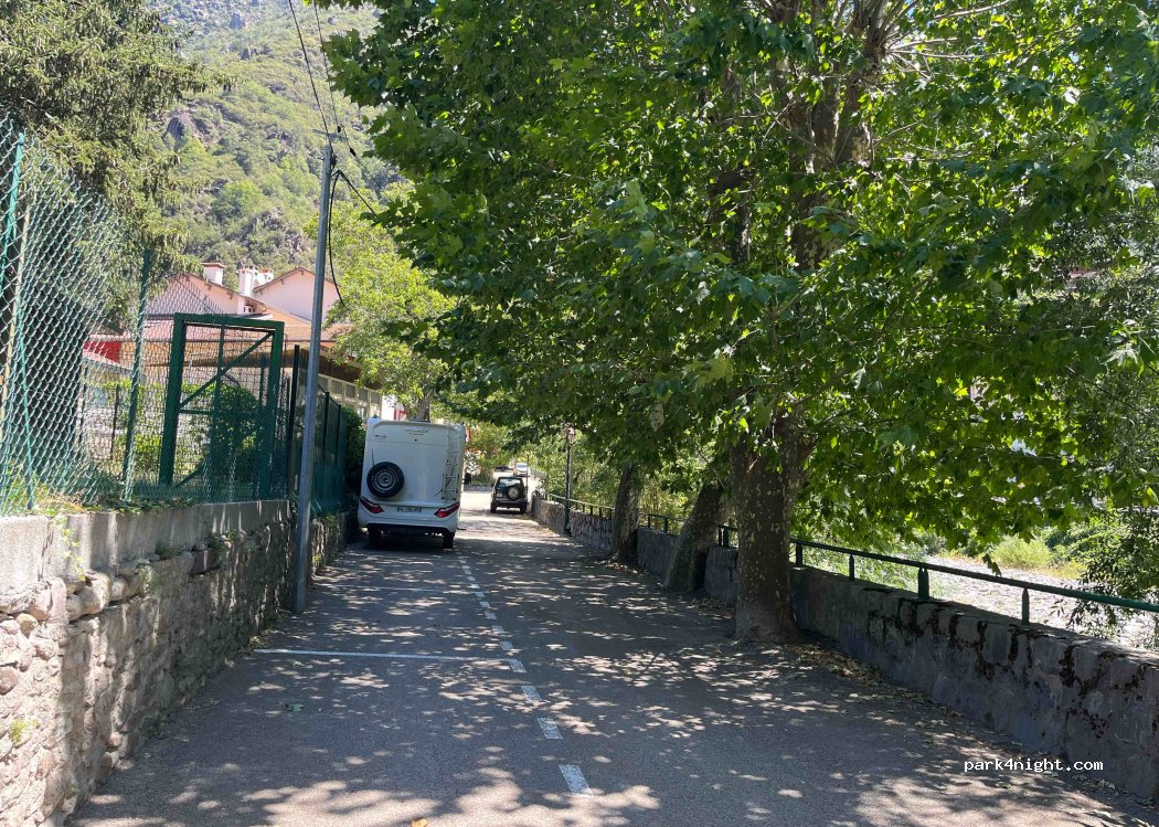 (06420) Saint-Sauveur-sur-Tinée - 10 Boulevard Saint-Blaise — foto