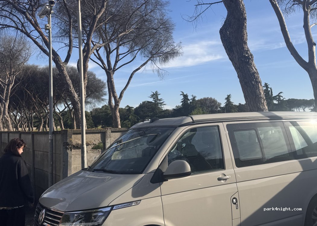 (00178) Roma - 7 Via della Stazione delle Capannelle — foto