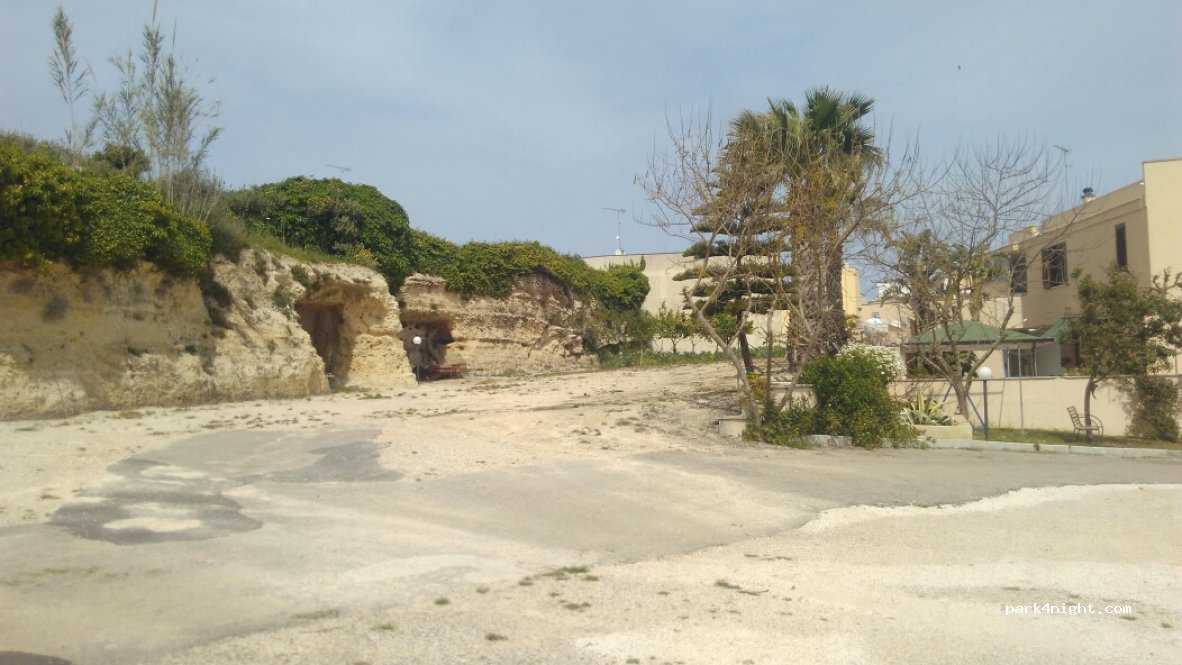 (73028) Otranto - 8 via Renis — foto 2