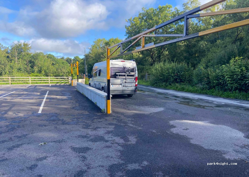 (F28 YH05) Westport - Unnamed Road — foto 3