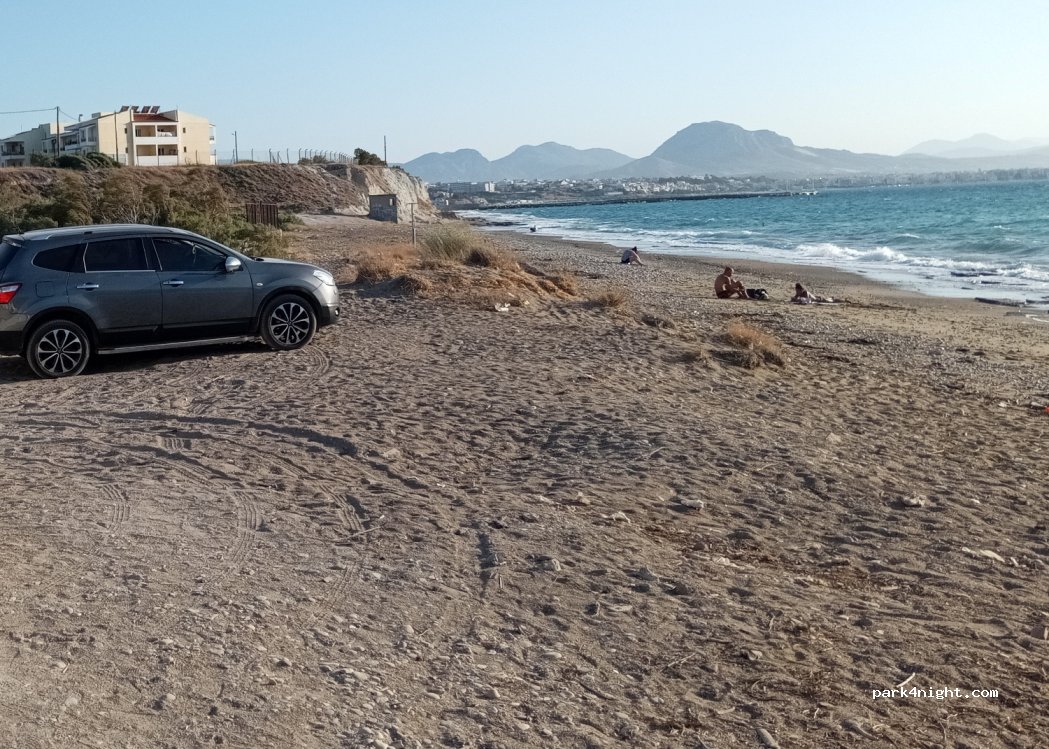 (203 00) Loutraki - Unnamed Road — foto
