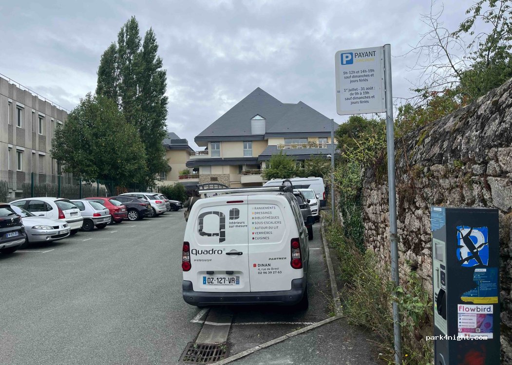 (22100) Dinan - 4 Rue Salle Gourdine — foto