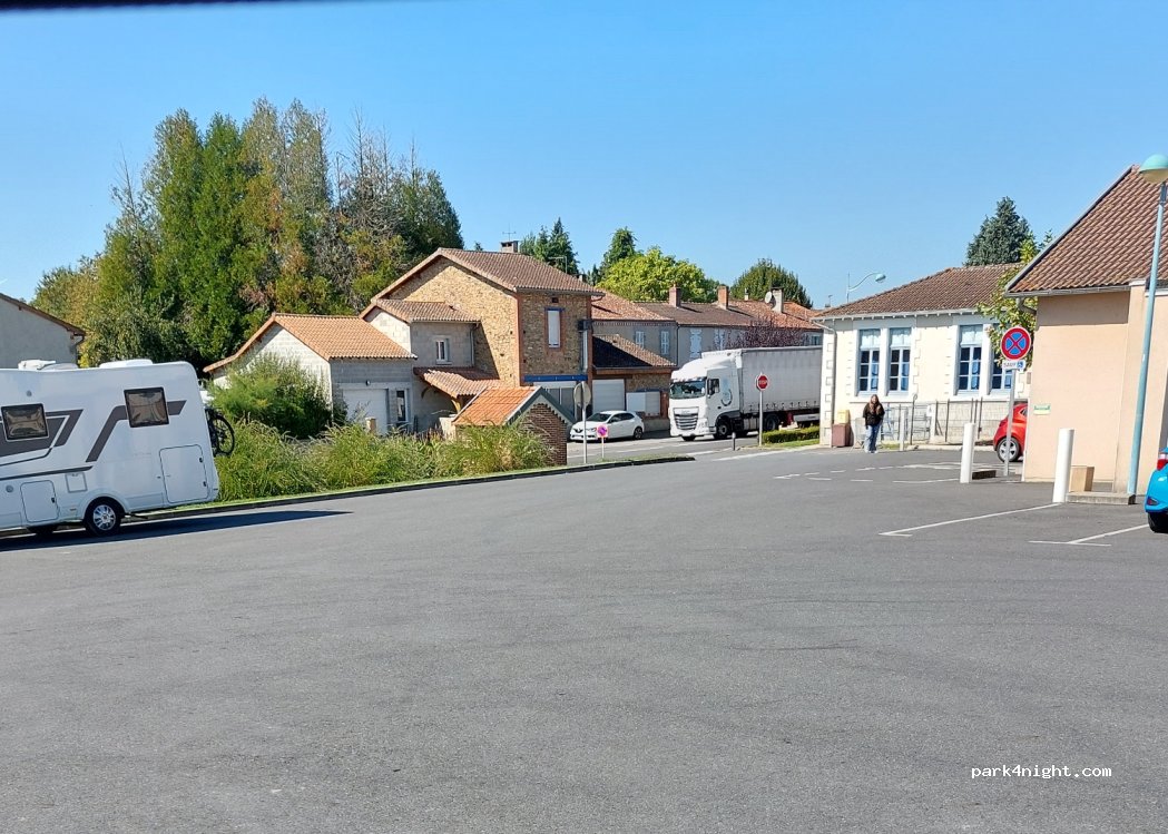 (87300) Saint-Bonnet-de-Bellac - 2 Le Bourg — foto 3
