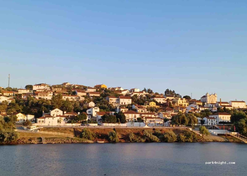 (2260) Tancos - Avenida e Cais de Tancos — foto