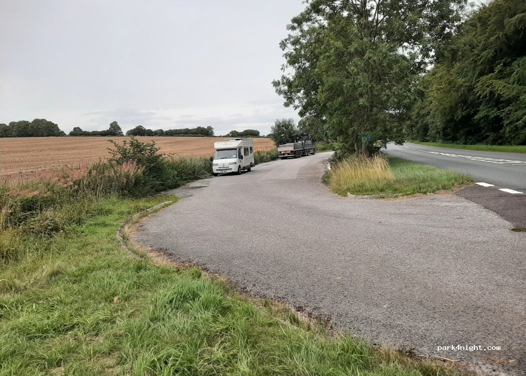(SN8 3HR) Marlborough - A4 — foto