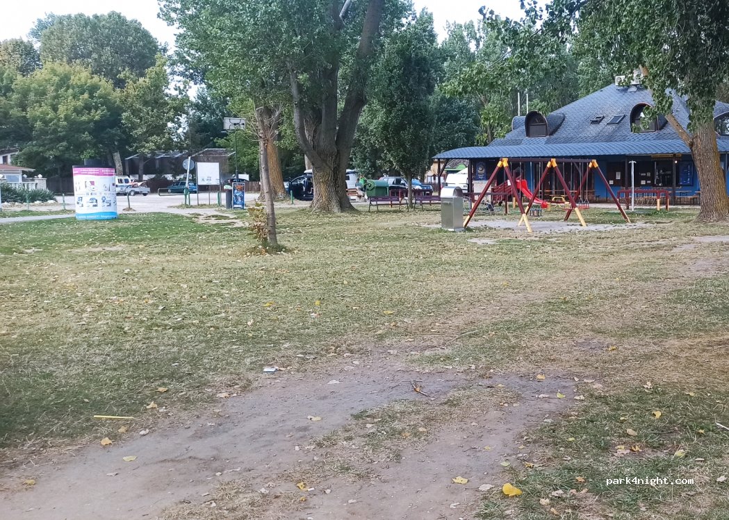 (8638) Balatonlelle - 6 Gyöngyvirág köz — foto 2