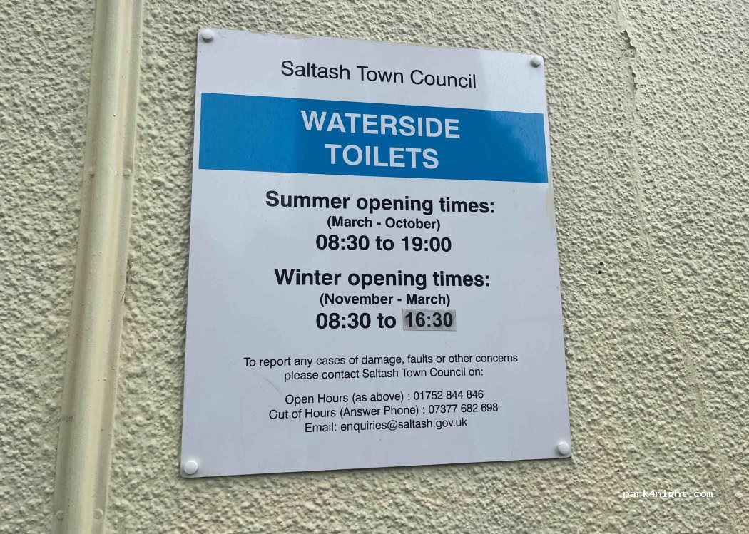 (PL12 6JG) Saltash - 86 Lower Fore Street — foto