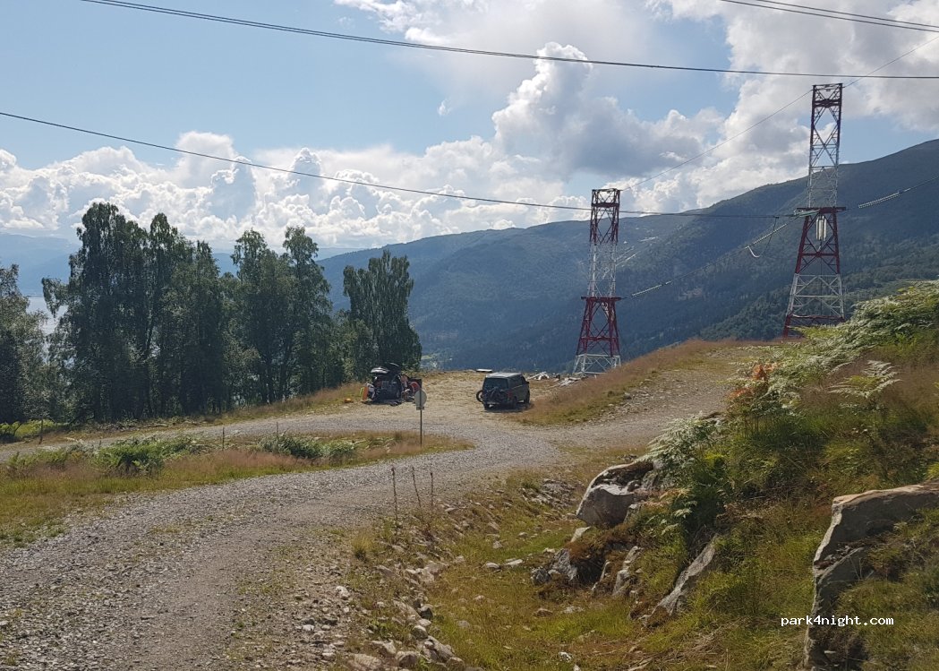 (6899) Balestrand - 2 Gjerde — foto