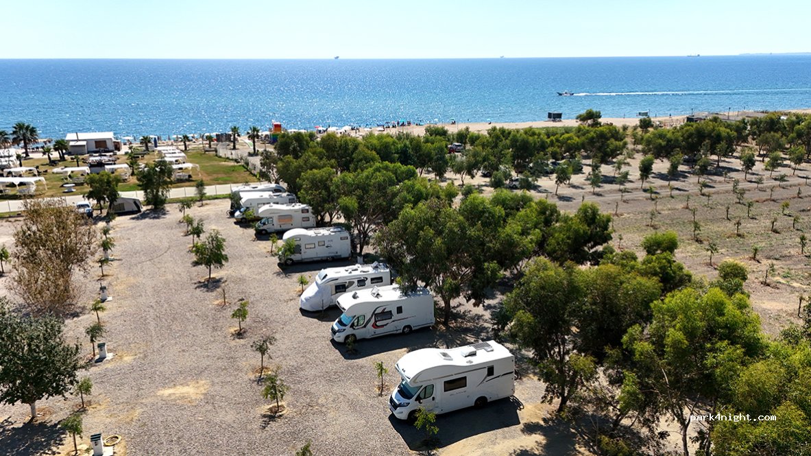 Area Sosta Camper e Caravan CogoBay — foto