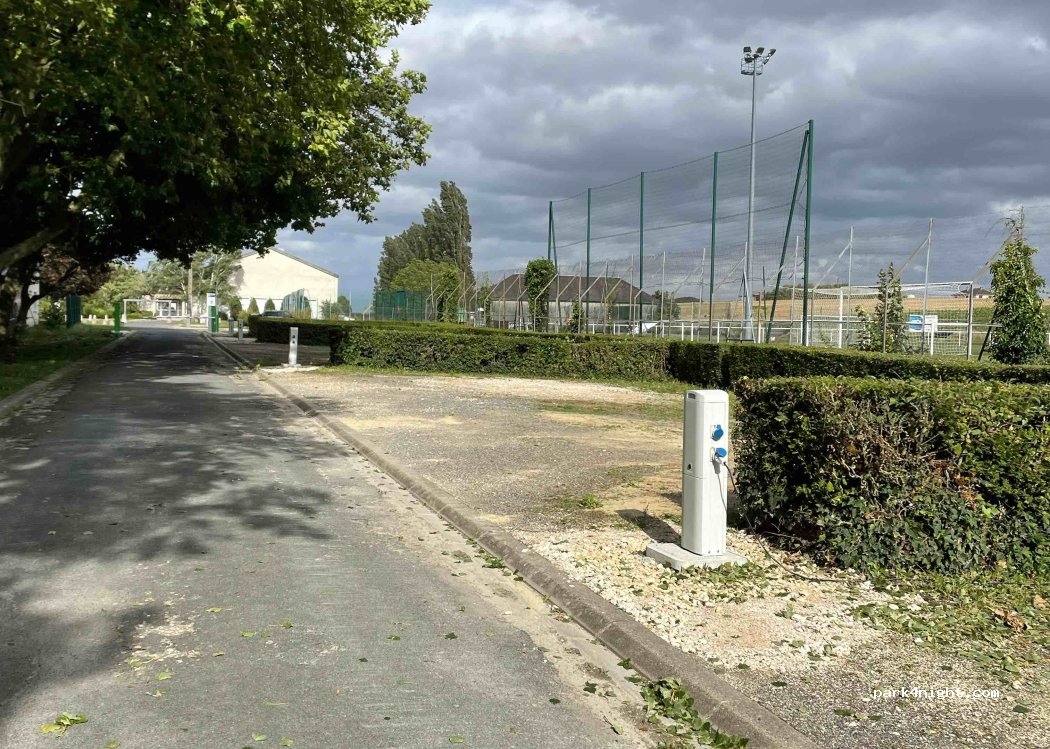 (45340) Beaune-la-Rolande - Rue du Stade — foto