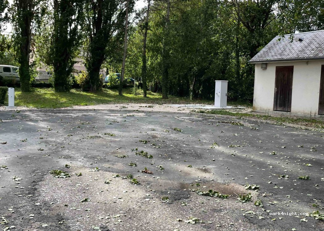(45340) Beaune-la-Rolande - Rue du Stade — foto 2