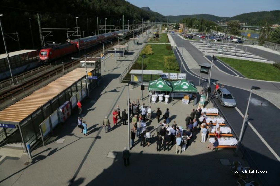 (01814) Bad Schandau - 8 Am Bahnhof — foto