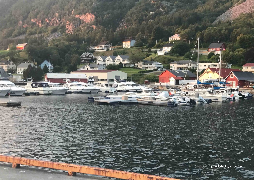 (6475) Midsund - 59 Utsidevegen — foto