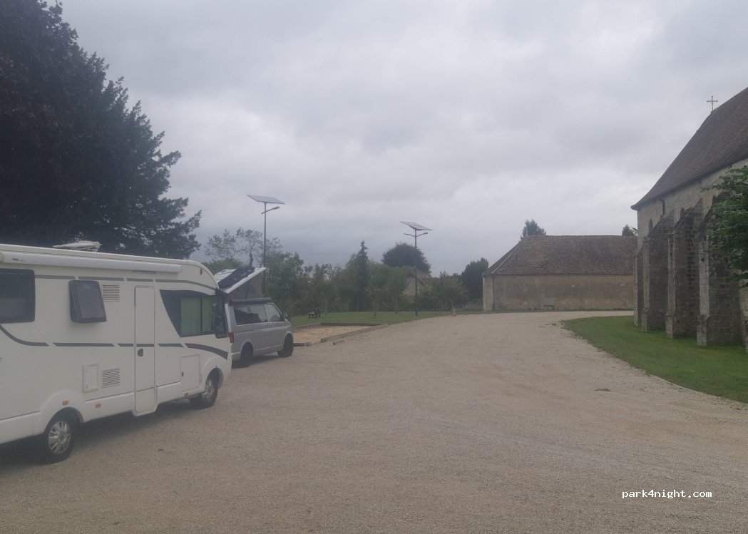 (77130) La Tombe - 16 Rue Grande — foto