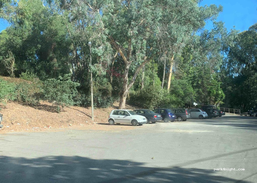(1300-054) Lisbon - Estr. do Clube de Ténis — foto