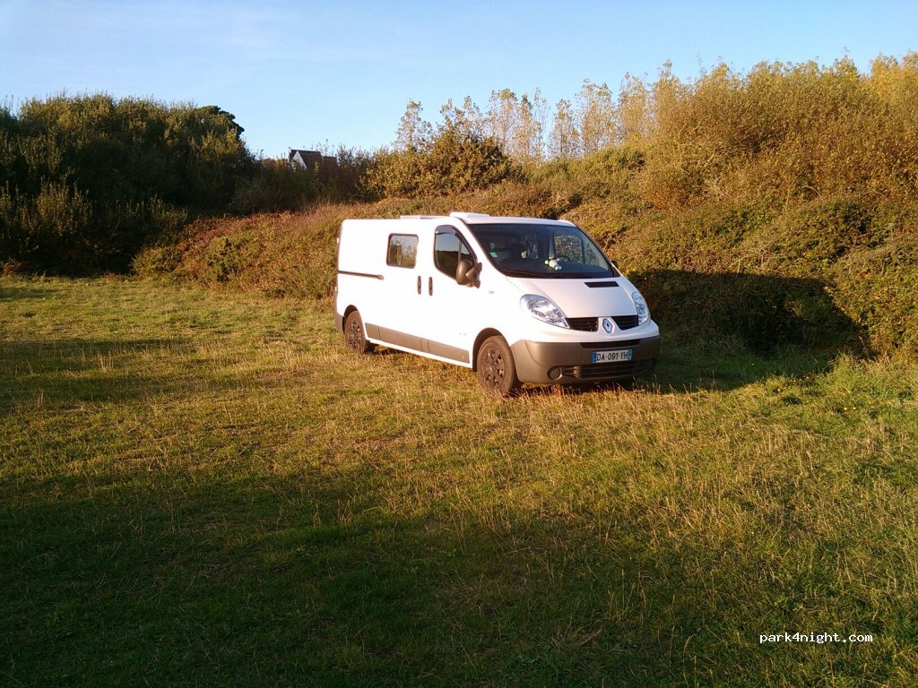 (29550) Plomodiern - Route de l'Anse de Ty Mark — foto