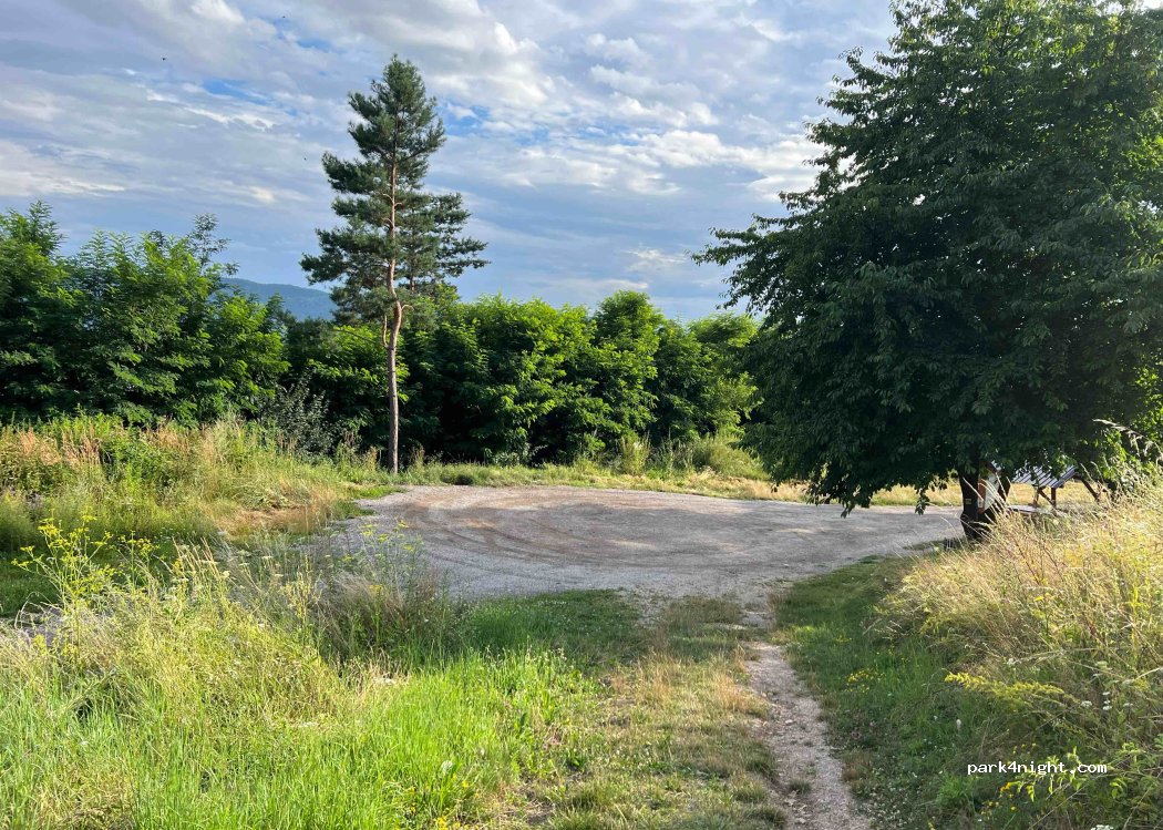 (048 01) Rožňava - 70/1 Lesná — foto