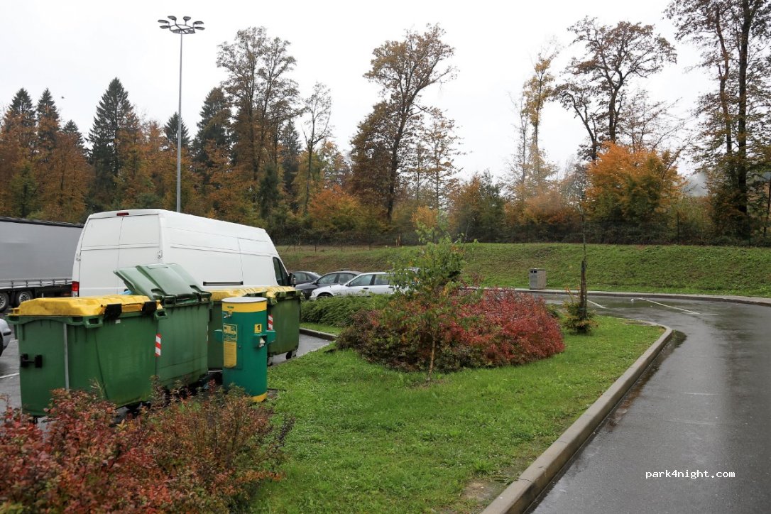(8222) Zagrad pri Otočcu - Počivališče Starine — foto