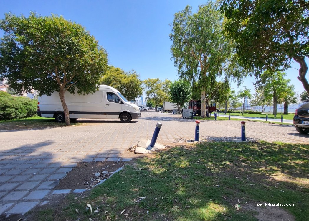 (35540) Bayraklı - 71 Altınyol Caddesi — foto