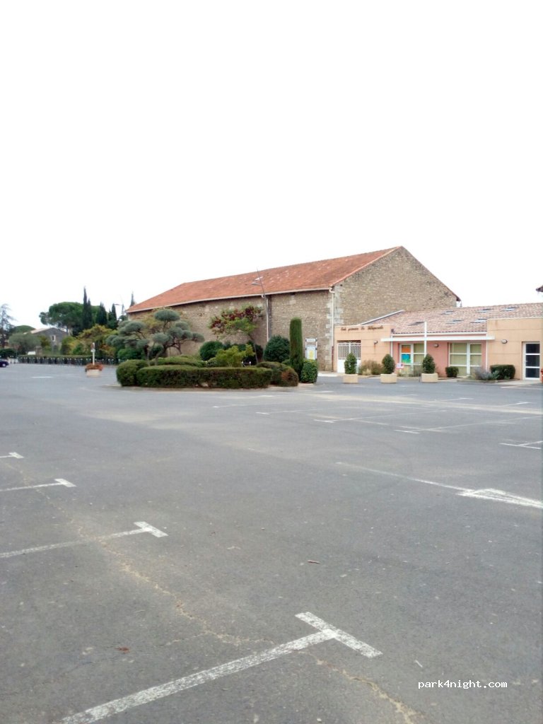 (34120) Lézignan-la-Cèbe - 5017F Avenue de la Gare — foto 2