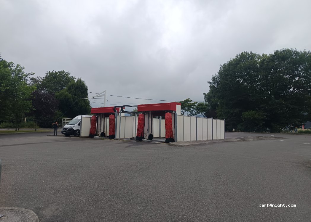 (65200) Pouzac - 87-89 Avenue de la Mongie — foto 4