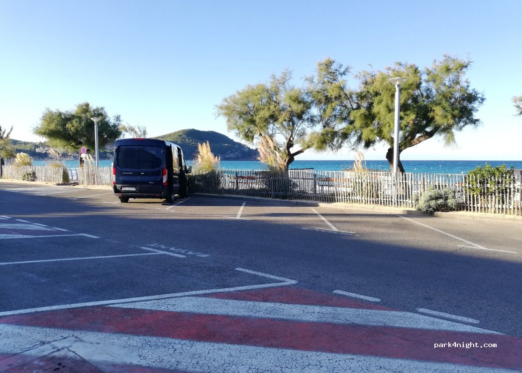 (83270) Saint-Cyr-sur-Mer - 15 Boulevard de la Plage — foto 2