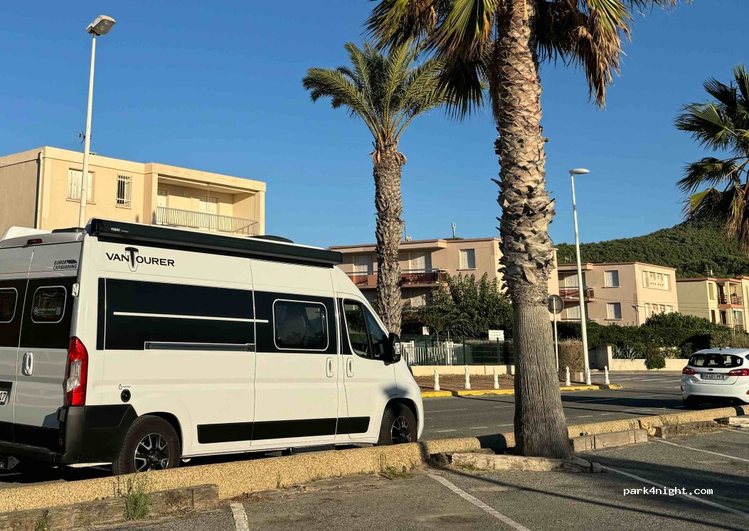 (83270) Saint-Cyr-sur-Mer - 15 Boulevard de la Plage — foto 5