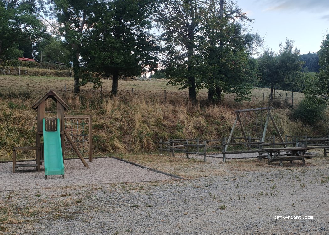 (42430) Saint-Marcel-d'Urfé - Le Bourg — foto 5
