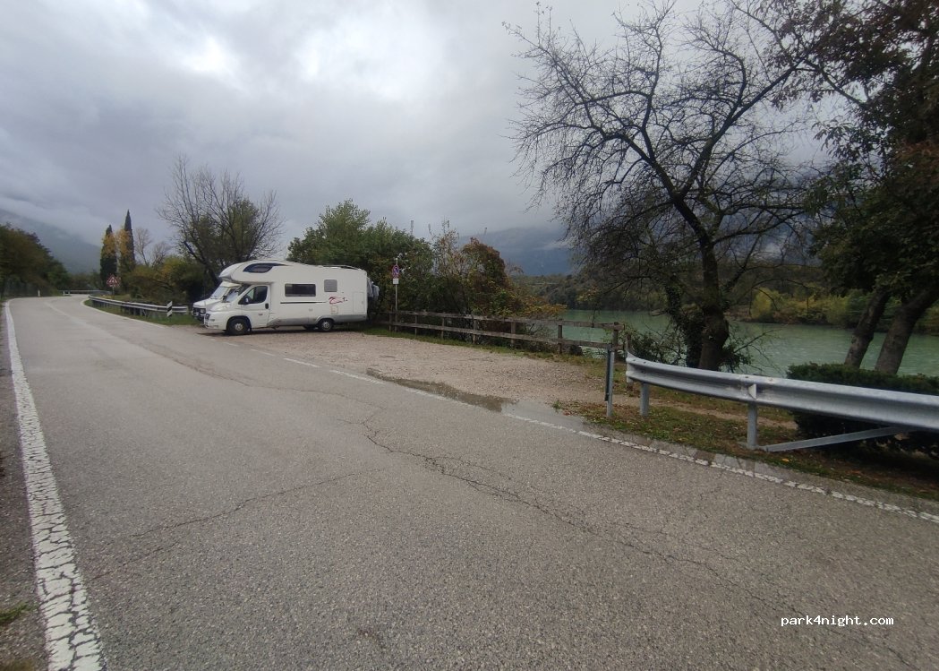 (38073) Cavedine - Unnamed Road — foto 3